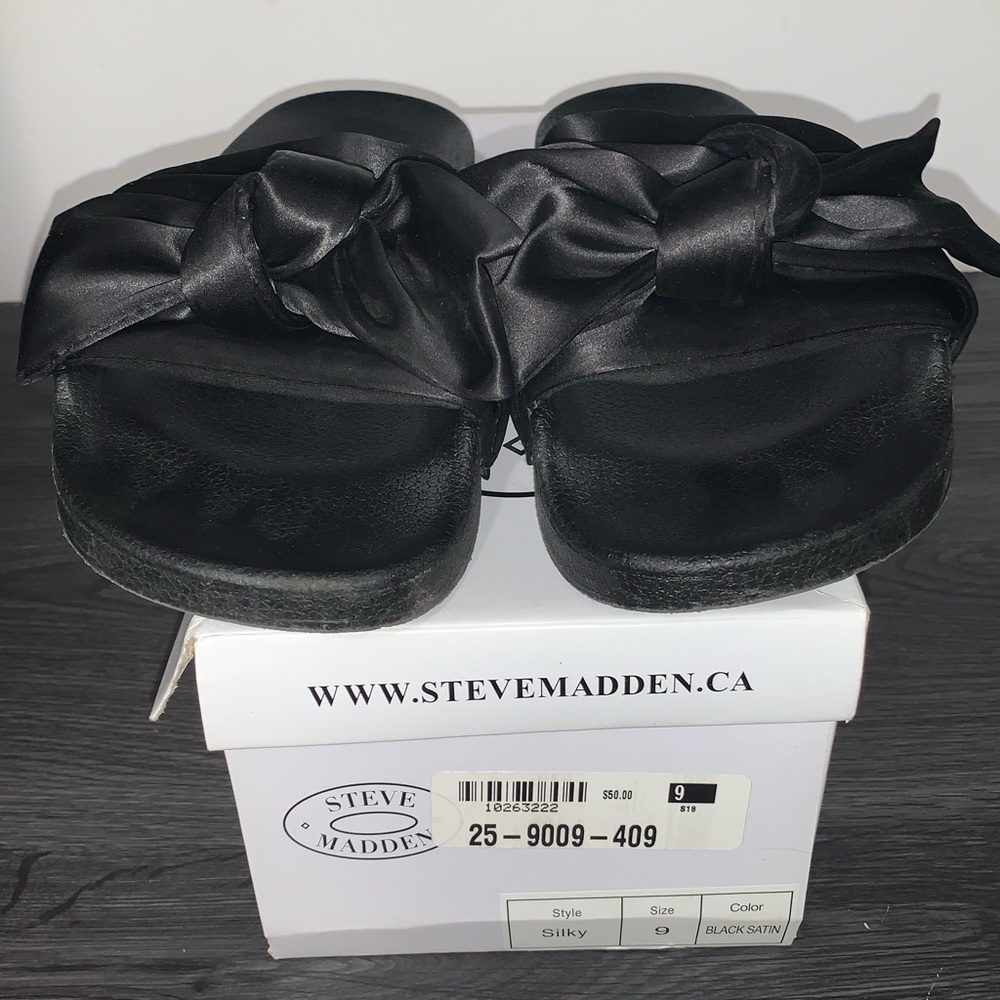 Steve Madden Sliky Slippers